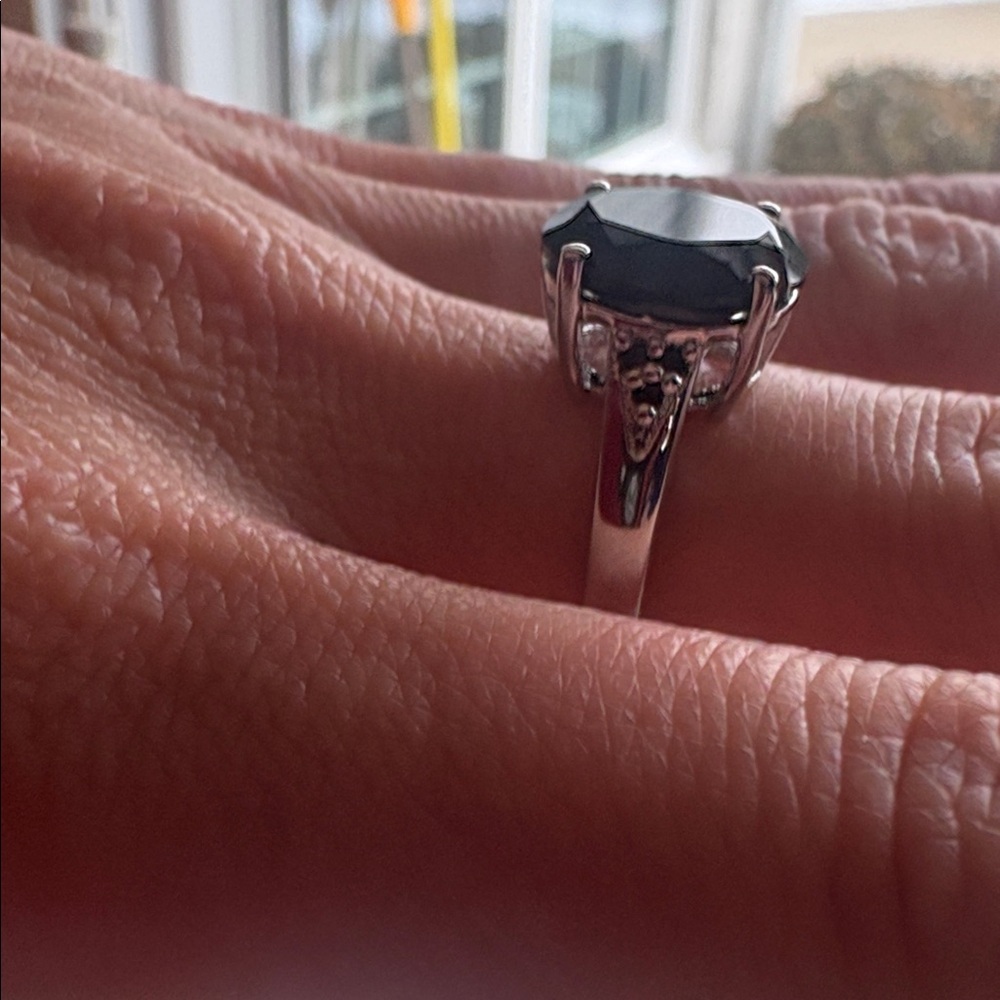 Oval Black Spinel Ring JTV